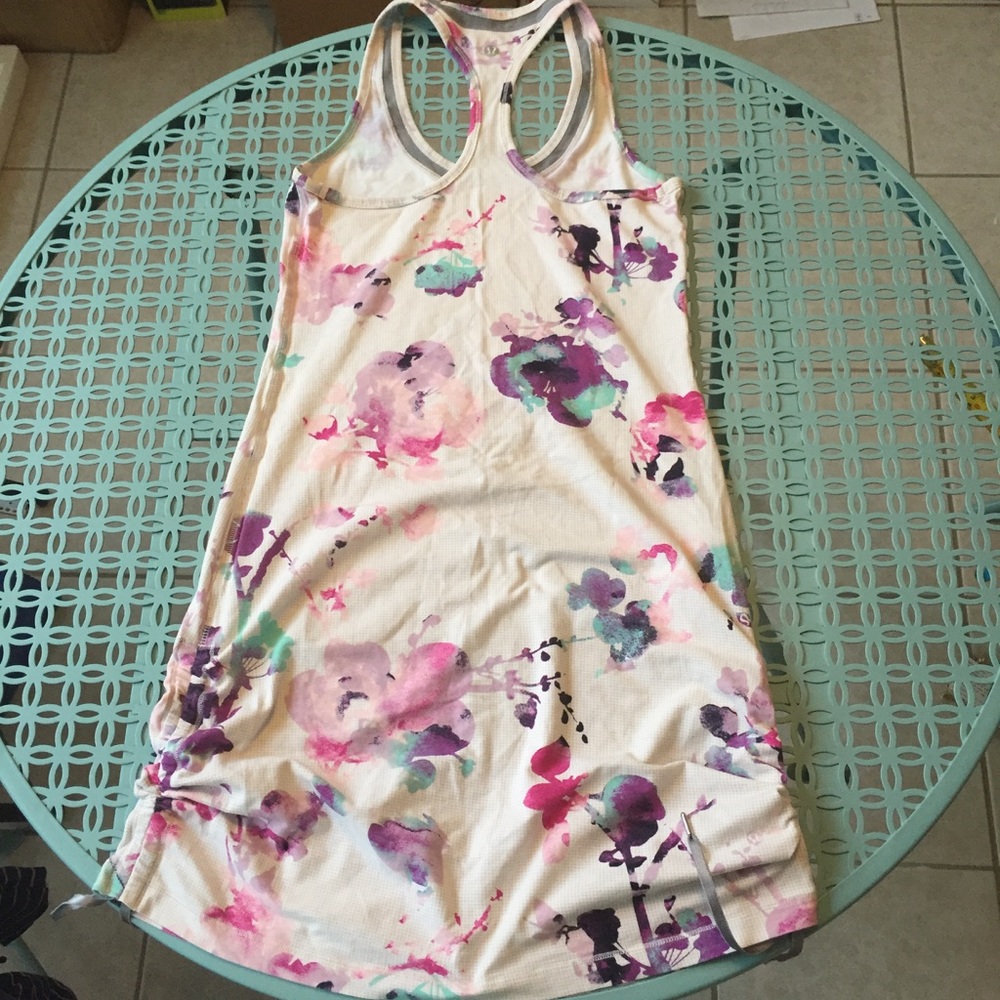 Sold Lululemon cinched tank dress - Picture 2 of 8